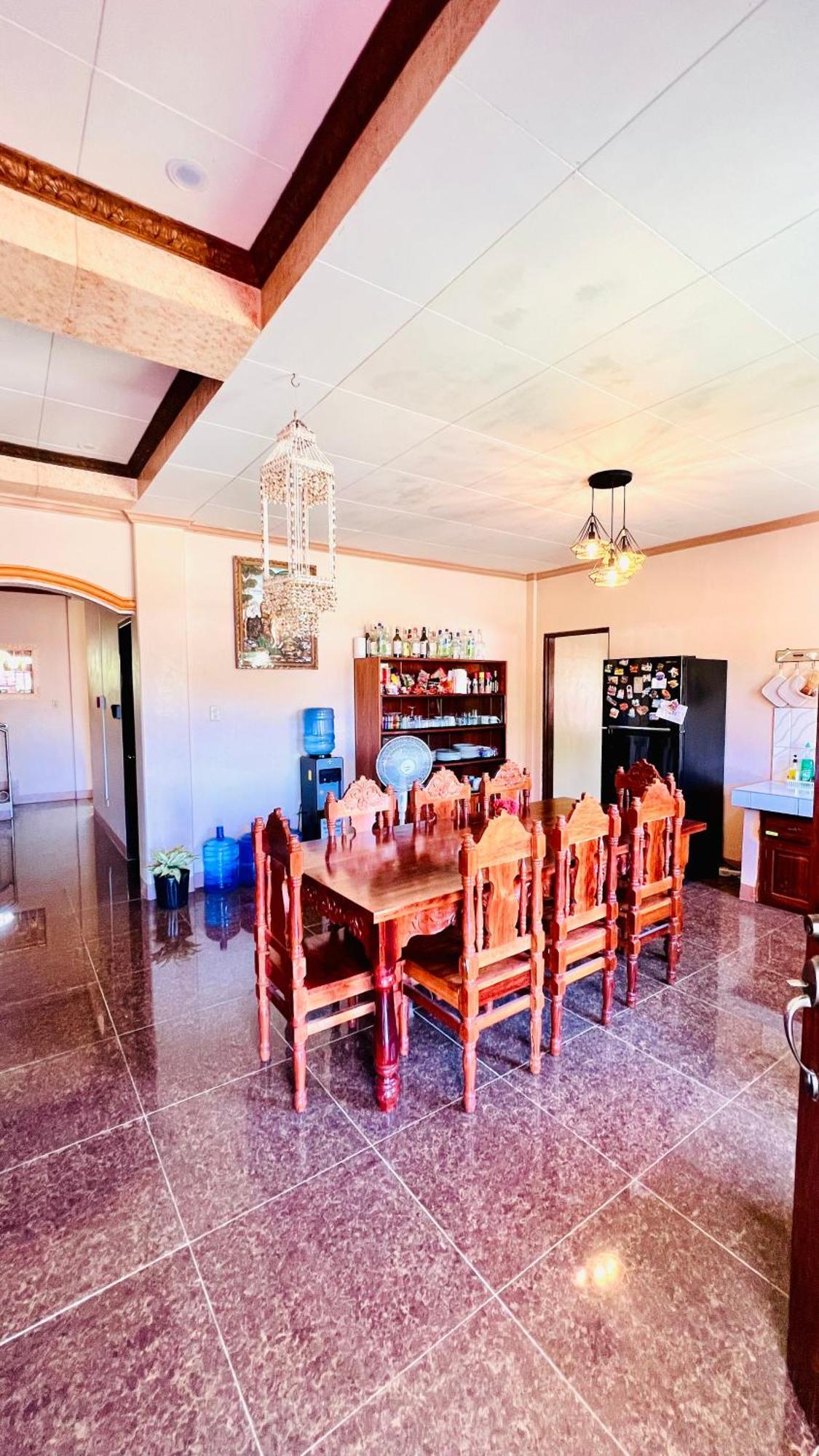 Chateau La Princesa With Cozy Garden & Bar Puerto Princesa Buitenkant foto
